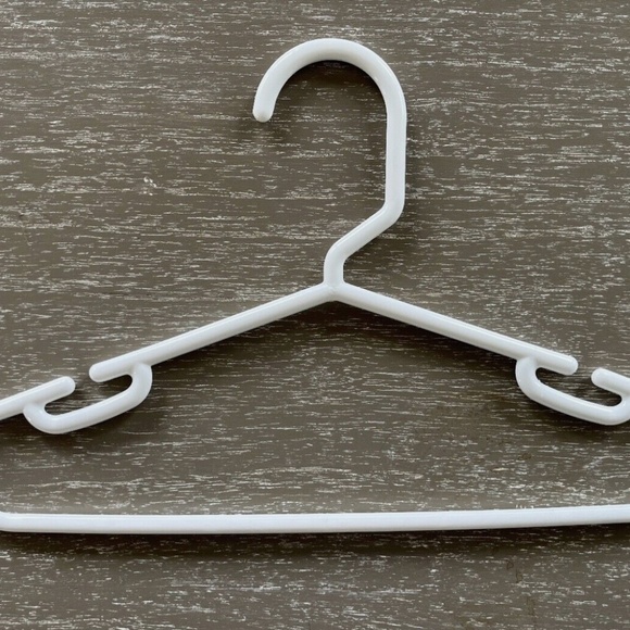 Plastic Clothes Hangers for Baby Toddler Kids Notched Shoulders Bundle Lot of 25 - Picture 2 of 2